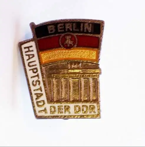 DDR Anstecker Berlin Hauptstadt der DDR.