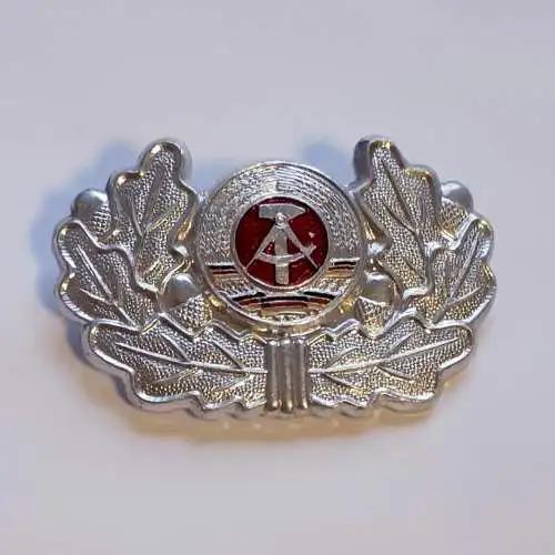 DDR NVA Mützenkokarde
