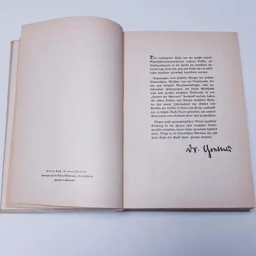 Ewiges Deutschland - Ein deutsches Hausbuch

* Weihnachtsgabe des Winterhilfswerkes des Deutschen Volkes. 