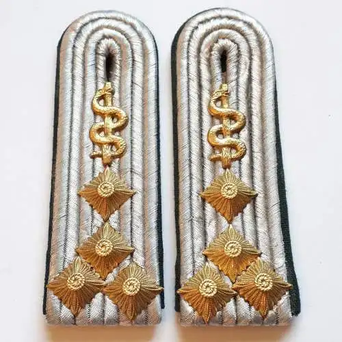 DDR NVA Schulterklappen Rückwärtiger Dienst Hauptmann medizinischer Dienst