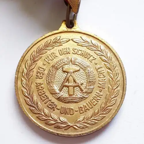 DDR Medaille Meisterschaften der Armeesportgemeinschaft gold