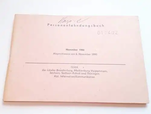 Personenfahndungsbuch der Deutschen Volkspolizei  November 1990