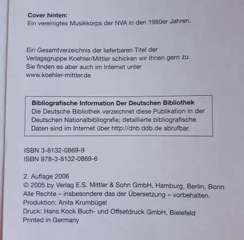 Klaus-Ulrich Keubke / Manfred Kunz: Militärische Uniformen in der DDR 1949-1990. 