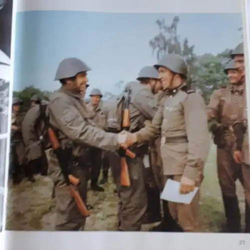 Die Kampfgruppen der Arbeiterklasse der DDR. 