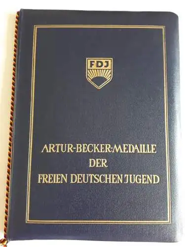 Urkundenmappe für Artur-Becker Medaille 