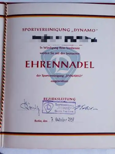 Verleihungsurkunde mit Mappe SV Dynamo Verleihungsjahr 1957