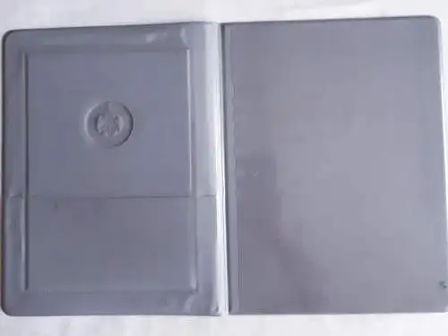 DDR Dokumentenmappe mit Emblem