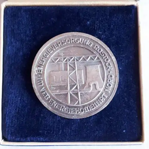 DDR Medaille Energieversorgung Rostock im VEB Energiekombinat Nord