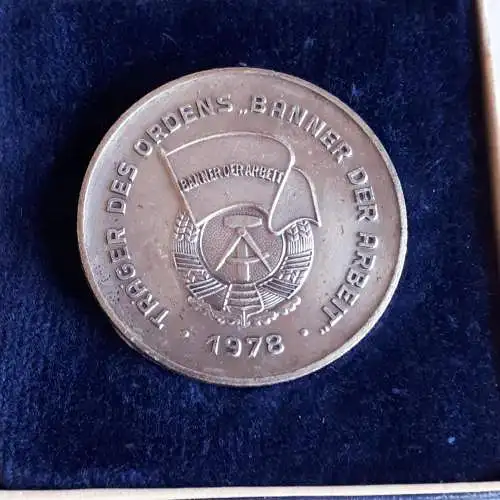 DDR Medaille Energieversorgung Rostock im VEB Energiekombinat Nord