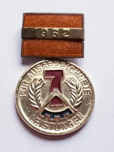 DDR Abzeichen Für ausgezeichnete Leistungen im 7 Jahres Plan 1962