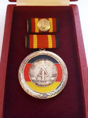 Verdienstmedaille der DDR