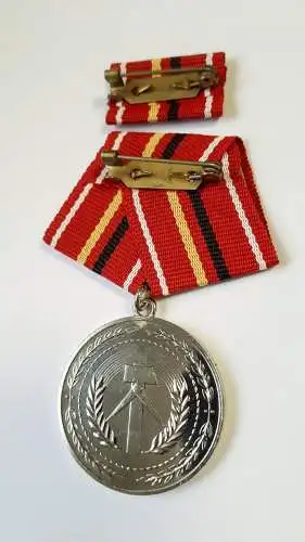 DDR Verdienstmedaille der Kampfgruppen der Arbeiterklasse