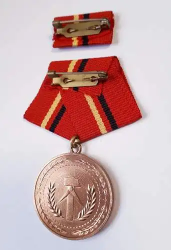 DDR Verdienstmedaille der Kampfgruppen der Arbeiterklasse