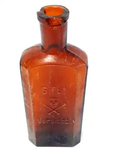 Braune Apothekerflasche Vorsicht Gift