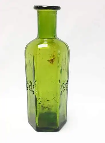 Grüne Apothekerflasche Vorsicht Gift