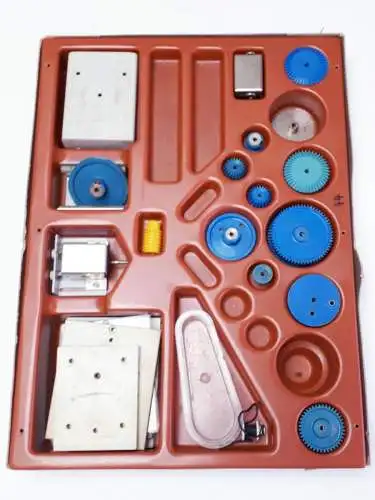 DDR Baukasten für technischen Modellbau (Klasse 4-6)