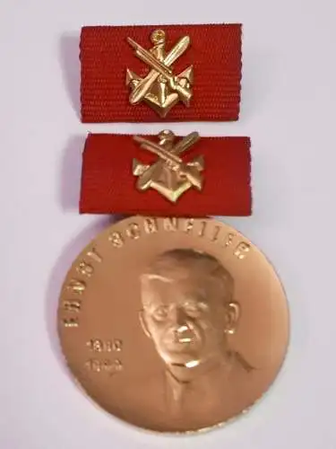 DDR GST Gesellschaft für Sport und Technik Medaille Ernst Schneller in Gold