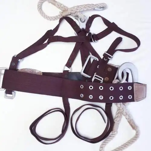 DDR Feuerwehr Auffanggurt Haltegurt mit Karabinerhaken 