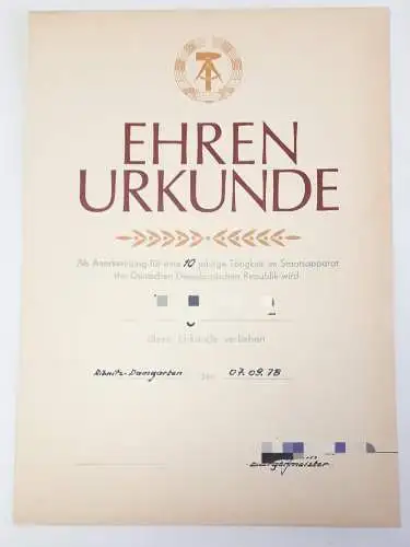 DDR Ehrenurkunde Für 10jährige Tätigkeit im Staatsapparat Ribnitz Damgarten 1978