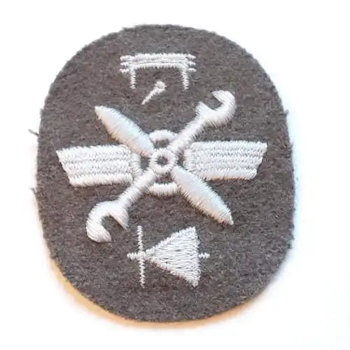 DDR NVA Dienstlaufbahnabzeichen fliegertechnische Versorgung