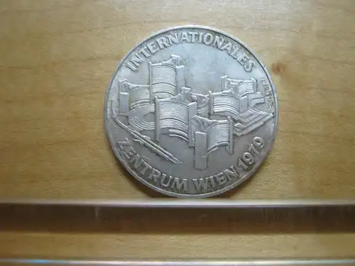 100 Schilling 1979/3 - Internationales Zentrum Wien