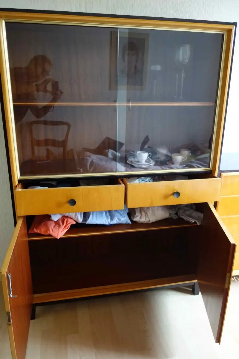 Wohnzimmerschrank Ensemble 50er Jahre Serie „Wonne im Heim“ . 1