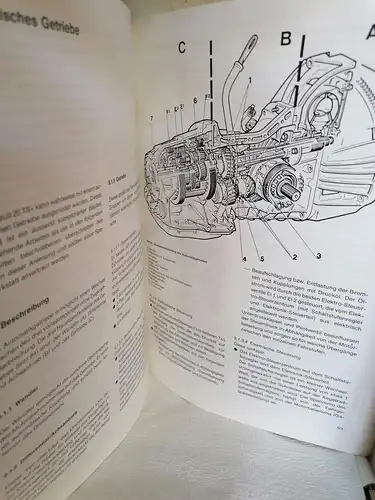 Reparaturanleitung 377, Renault 20TS: Querschnitt durch die Motor-Technik. 