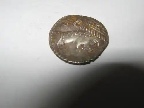 Julius Caesar AR Denar. Militärische Münzstätte bewegt sich mit Caesar, 48-47 v. Chr.