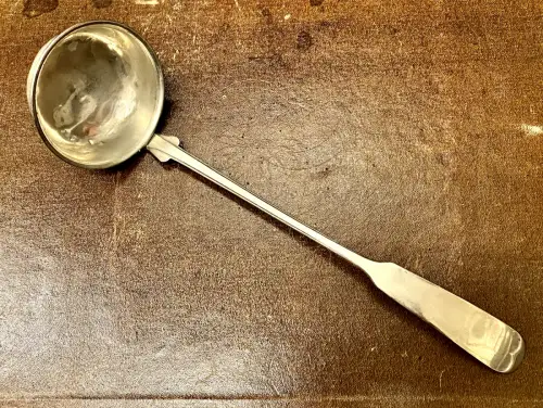 Suppenkelle wohl versilbert Spaten Muster 33,5 cm gepunzt Hersteller PF (?)