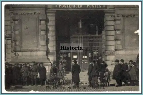 [Feldpostkarte] Die deutschen Soldaten vor der Hauptpost in Brüssel. 
