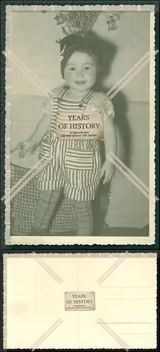 Orig. Foto Kind Kleinkind Junge Mädchen Latzhose mit Streifen und Hut