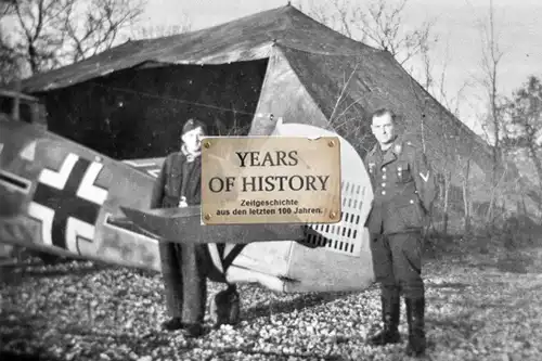 Repro Foto 10x15cm Flugzeug airplane aircraft mit Striche am Leitwerk