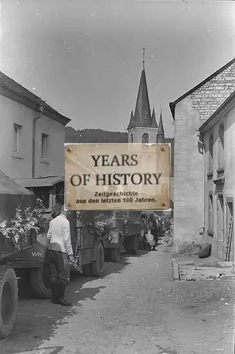 Foto kein Zeitgenössisches Original Kirche Dorf Quartier Fahrzeuge Kirche Frankr