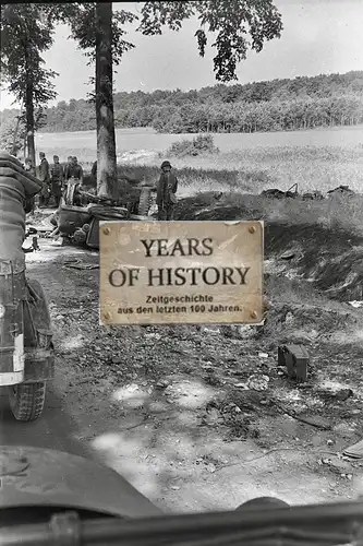 Foto kein Zeitgenössisches Original Frankreich Vormarschstraße zerstörte Fahrzeu