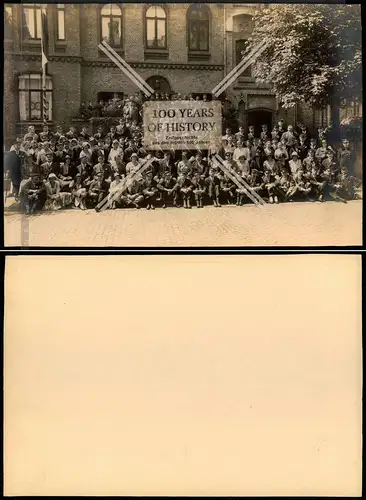 Orig. Foto 28x19 cm Studenten Studentika Hannover ca. 1930 Gruppenbild vor Gebäu