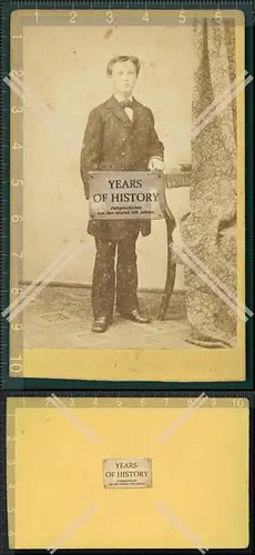 Orig. CDV Foto junger Mann im Fotostudio circa 1880