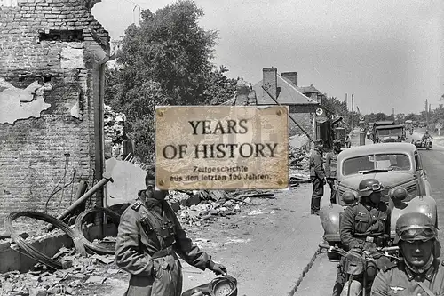 Foto kein Zeitgenössisches Original Frankreich Vormarschstraße zerstörte Fahrzeu