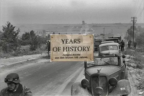 Foto kein Zeitgenössisches Original Frankreich Vormarschstraße zerstörte Fahrzeu