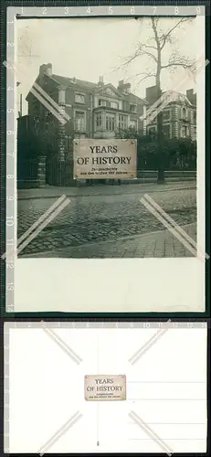 Orig. Foto AK Ortskommandantur Soldaten vor Haus Straßenansicht