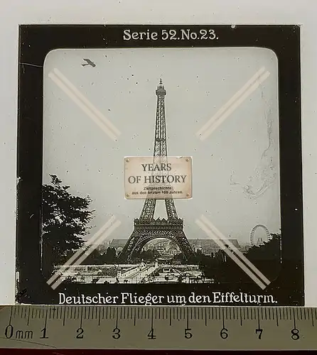 Orig. Glas Dia 8x8 cm Flugzeug Aircraft Über Eiffelturm Paris 1. Weltkrieg