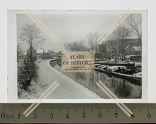 Orig. Glas Dia 1.WK Belgien Frankreich Fluss Kanal mit Boote Winterlandschaft