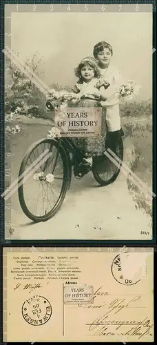 Orig. AK Künstler Kinder mit Fahrrad 1906 gelaufen