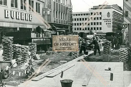 Foto Dortmund Sanierung Innenstadt 1960-70 vor Geschäft Buhrke u. Fischer Bekl