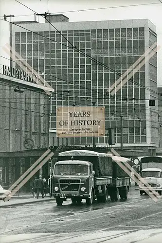 Foto Dortmund 1960-70 Hauptbahnhof Eingangshalle Harenberg-Center City Wallring