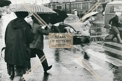 Foto Dortmund schwere Regenfälle in der Innenstadt Straßenansicht 1960-70