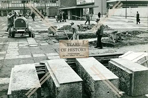 Foto Dortmund 1967-69 Sanierung Umbau Berliner Hermannplatz vor Karstadt Gebäu