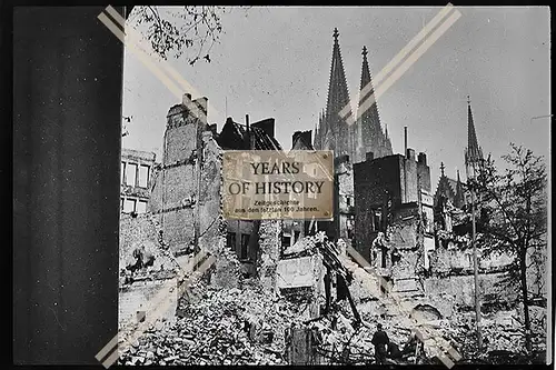 Foto Köln 1944-46 zerstört Haus Gebäude Dom im Hintergrund