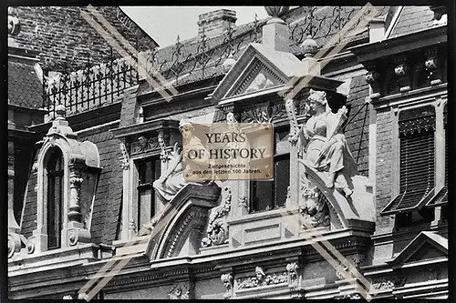 Foto Köln 1944-46 Haus Gebäude mit Figuren Verzierung