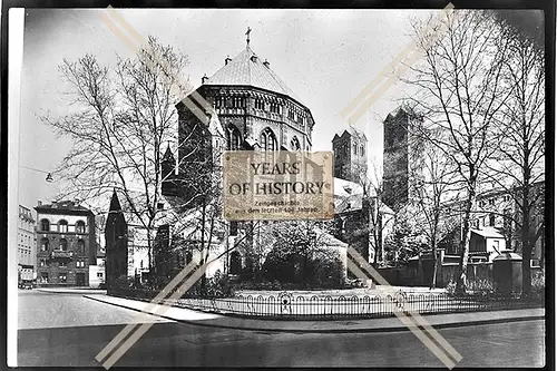 Foto Köln 1944-46 Kirche mit Vorplatz