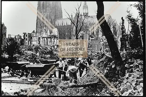 Foto Köln 1944-46 zerstört Aufräumarbeiten vor Groß St. Martin Dom Domplatte